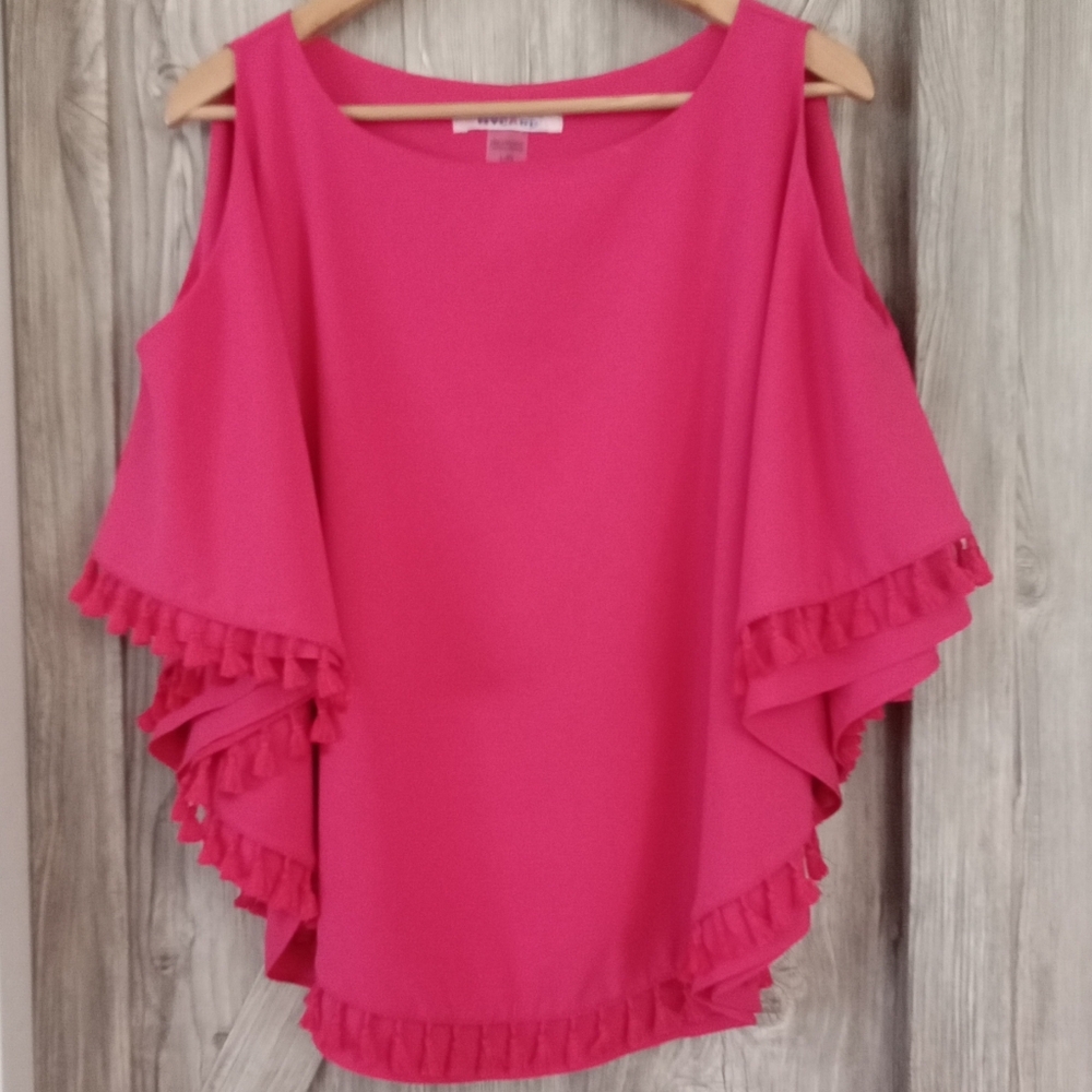 Nygard Cold Shoulder Fringe Cape Top L